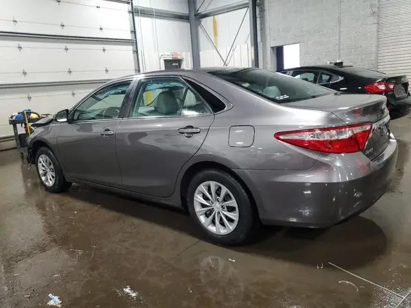 4T1BF1FK2HU291493 2017 TOYOTA CAMRY - Image 2