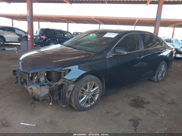 4T1BF1FK2HU292000 2017 TOYOTA CAMRY - Image 2