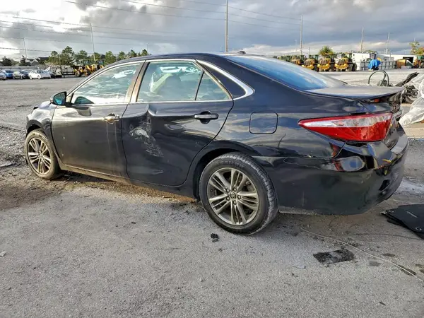 4T1BF1FK2HU292420 2017 TOYOTA CAMRY - Image 2