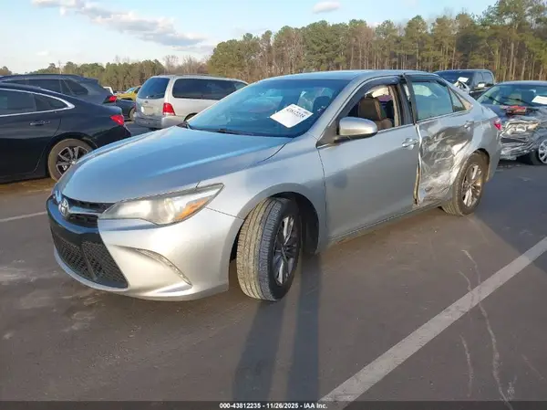 4T1BF1FK2HU293051 2017 TOYOTA CAMRY - Image 2