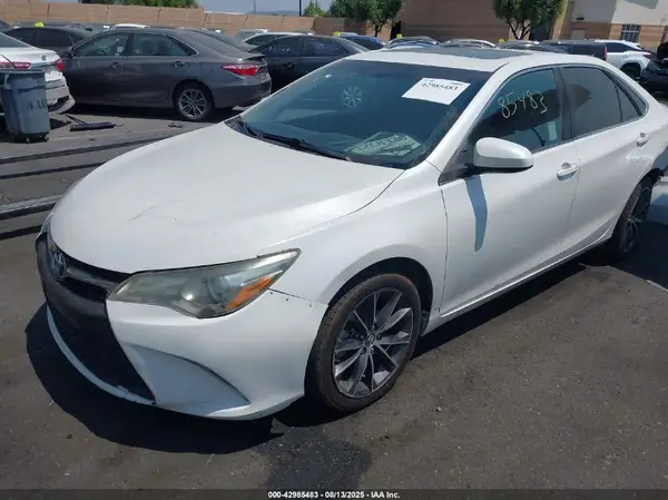 4T1BF1FK2HU294409 2017 TOYOTA CAMRY - Image 2