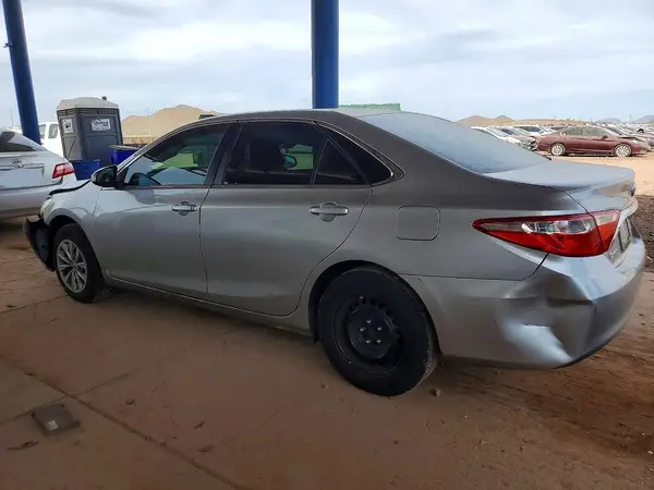 4T1BF1FK2HU295270 2017 TOYOTA CAMRY - Image 2