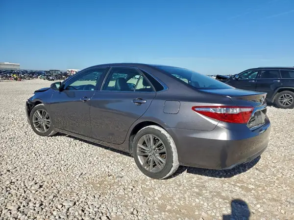 4T1BF1FK2HU295639 2017 TOYOTA CAMRY - Image 2