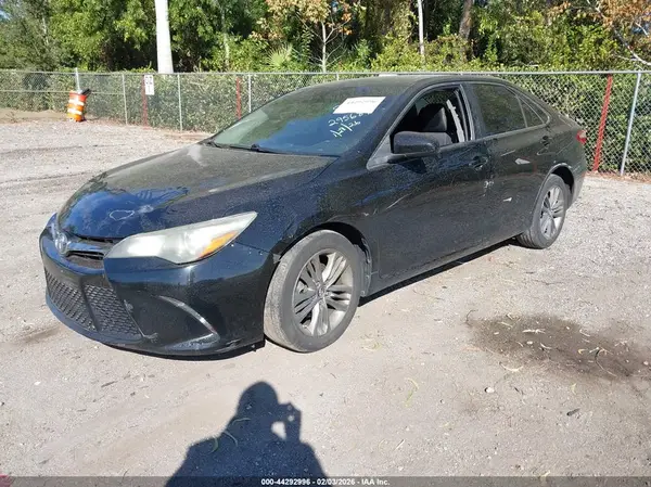4T1BF1FK2HU295687 2017 TOYOTA CAMRY - Image 2