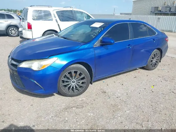 4T1BF1FK2HU298377 2017 TOYOTA CAMRY - Image 2