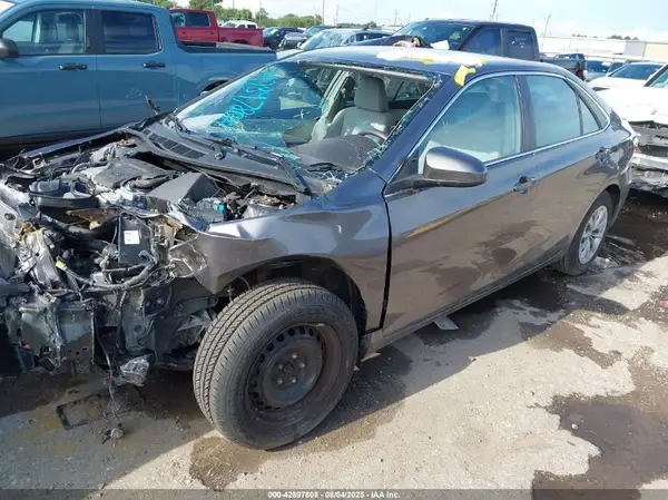 4T1BF1FK2HU298928 2017 TOYOTA CAMRY - Image 2