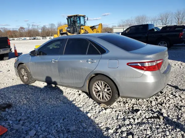 4T1BF1FK2HU299271 2017 TOYOTA CAMRY - Image 2