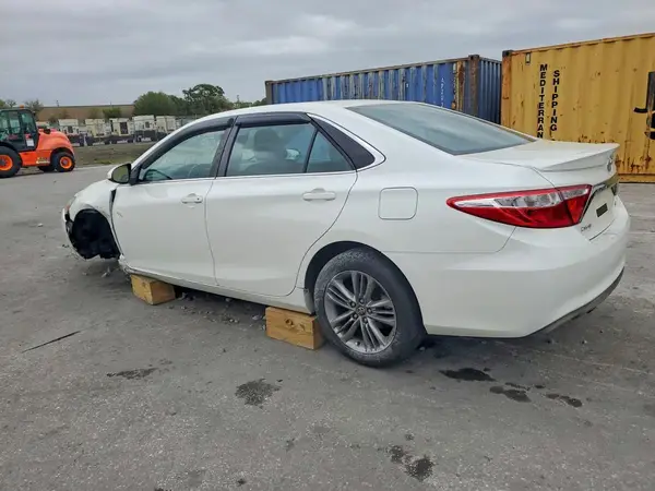 4T1BF1FK2HU299688 2017 TOYOTA CAMRY - Image 2