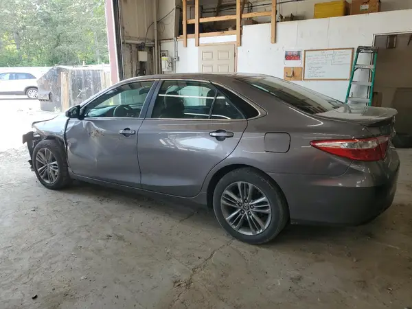 4T1BF1FK2HU301097 2017 TOYOTA CAMRY - Image 2