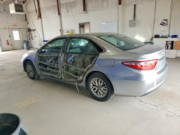 4T1BF1FK2HU301293 2017 TOYOTA CAMRY - Image 2