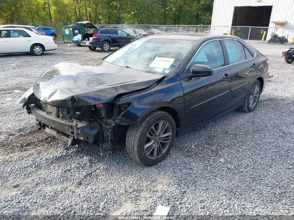 4T1BF1FK2HU302413 2017 TOYOTA CAMRY - Image 2