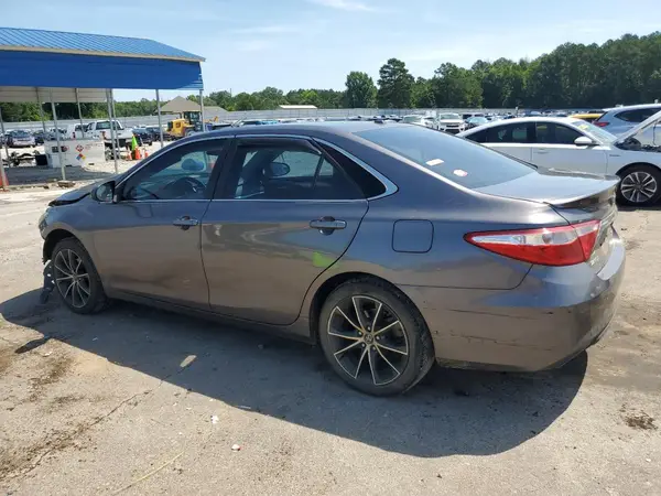 4T1BF1FK2HU302685 2017 TOYOTA CAMRY - Image 2