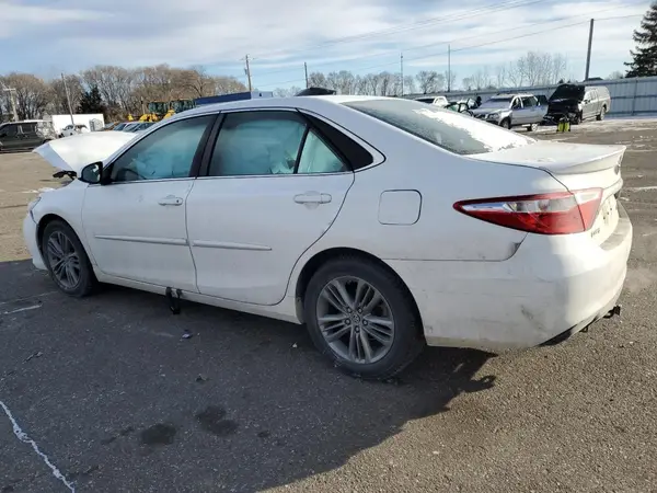 4T1BF1FK2HU303206 2017 TOYOTA CAMRY - Image 2