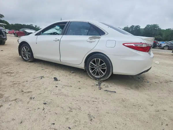 4T1BF1FK2HU304212 2017 TOYOTA CAMRY - Image 2