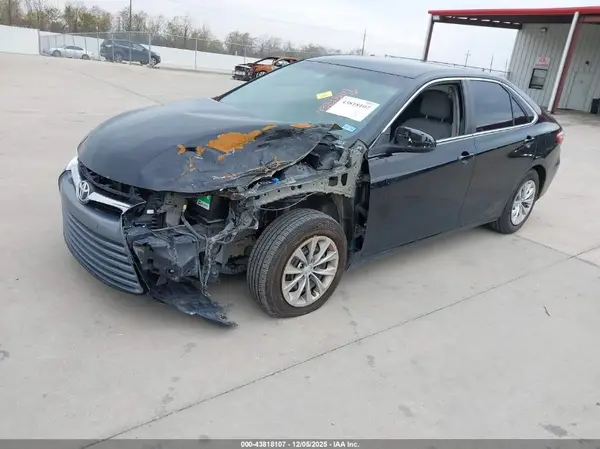 4T1BF1FK2HU306221 2017 TOYOTA CAMRY - Image 2