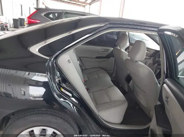 4T1BF1FK2HU306221 2017 TOYOTA CAMRY - Image 8