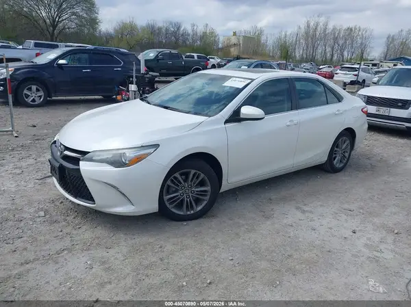 4T1BF1FK2HU306414 2017 TOYOTA CAMRY - Image 2