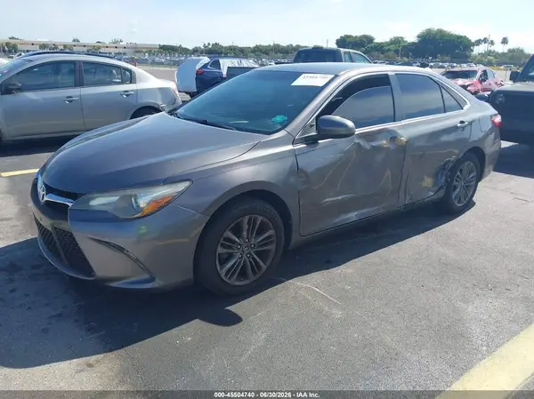 4T1BF1FK2HU308390 2017 TOYOTA CAMRY - Image 2