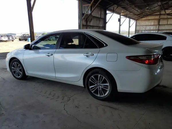 4T1BF1FK2HU309264 2017 TOYOTA CAMRY - Image 2
