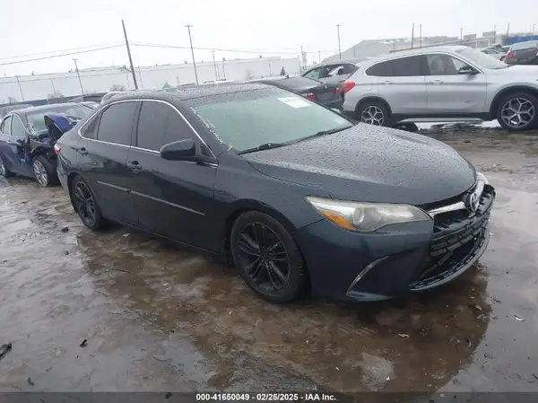 4T1BF1FK2HU309894 2017 TOYOTA CAMRY - Image 1