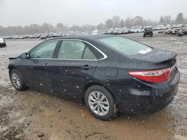4T1BF1FK2HU310575 2017 TOYOTA CAMRY - Image 2