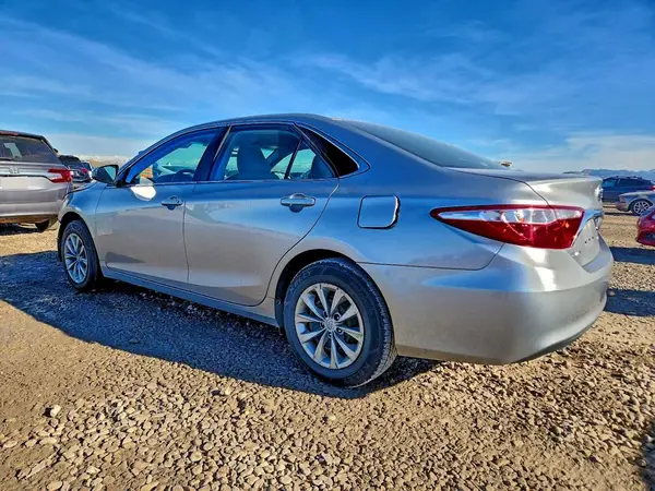 4T1BF1FK2HU313136 2017 TOYOTA CAMRY - Image 2