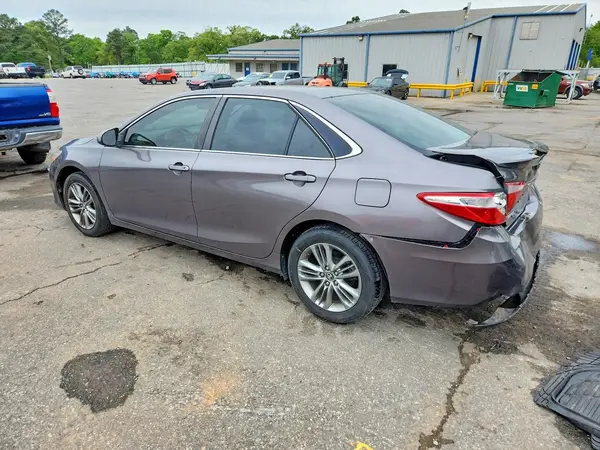 4T1BF1FK2HU315159 2017 TOYOTA CAMRY - Image 2