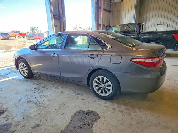 4T1BF1FK2HU315579 2017 TOYOTA CAMRY - Image 2