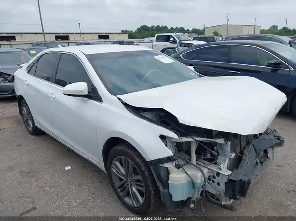 4T1BF1FK2HU317865 2017 TOYOTA CAMRY - Image 1