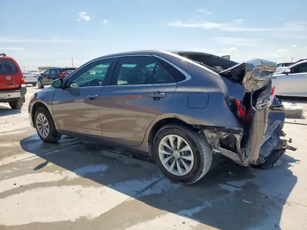 4T1BF1FK2HU317879 2017 TOYOTA CAMRY - Image 2