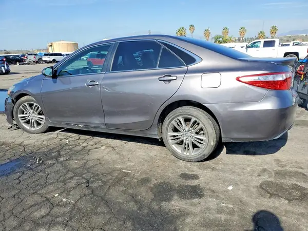 4T1BF1FK2HU319678 2017 TOYOTA CAMRY - Image 2