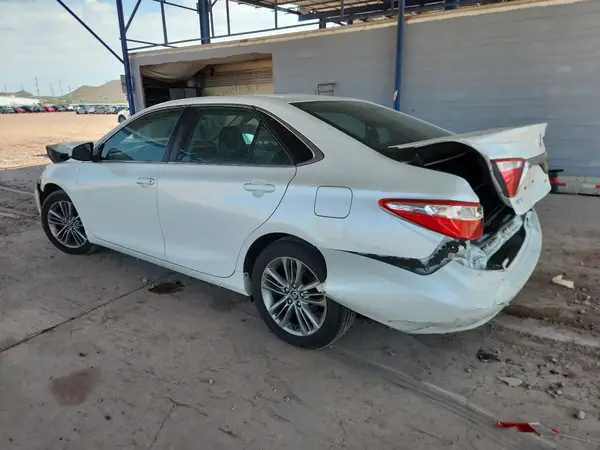 4T1BF1FK2HU321060 2017 TOYOTA CAMRY - Image 2
