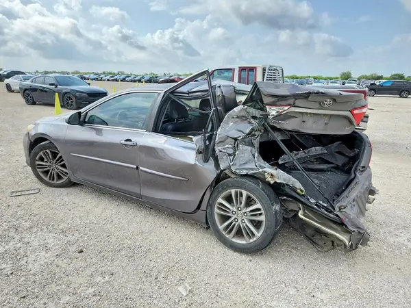 4T1BF1FK2HU321155 2017 TOYOTA CAMRY - Image 2