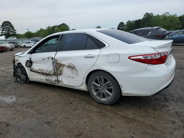 4T1BF1FK2HU321267 2017 TOYOTA CAMRY - Image 2