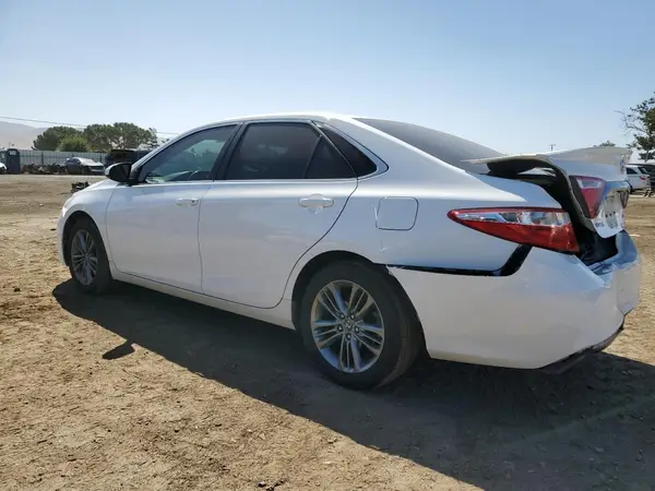 4T1BF1FK2HU321351 2017 TOYOTA CAMRY - Image 2