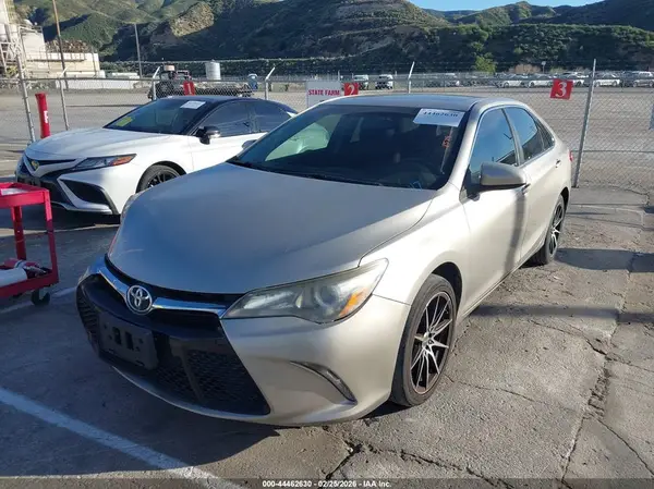 4T1BF1FK2HU323374 2017 TOYOTA CAMRY - Image 2