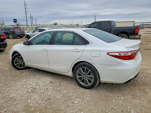4T1BF1FK2HU323617 2017 TOYOTA CAMRY - Image 2