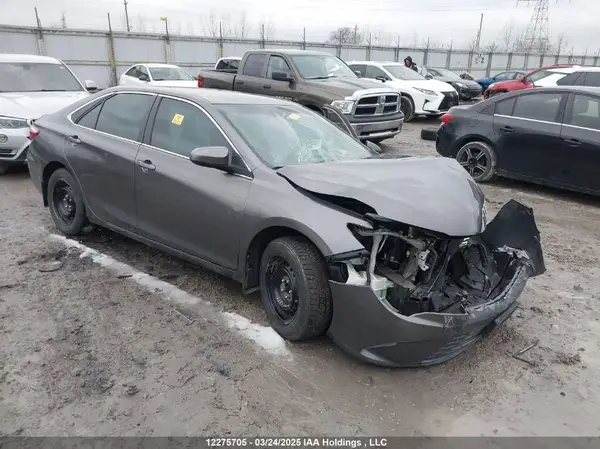 4T1BF1FK2HU323732 2017 TOYOTA CAMRY - Image 1