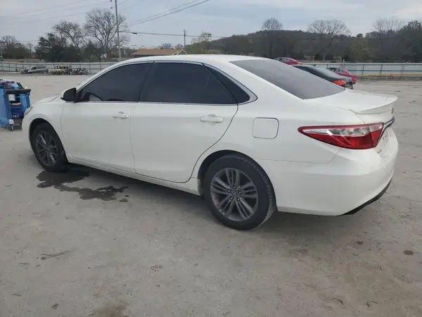 4T1BF1FK2HU324329 2017 TOYOTA CAMRY - Image 2