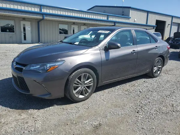 4T1BF1FK2HU324489 2017 TOYOTA CAMRY - Image 1