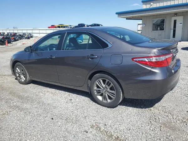 4T1BF1FK2HU324489 2017 TOYOTA CAMRY - Image 2