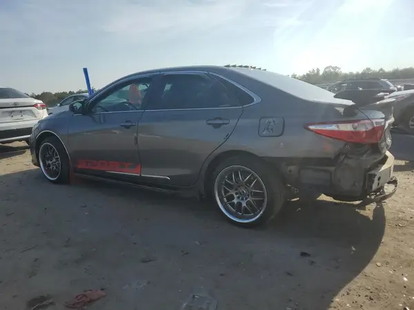 4T1BF1FK2HU327439 2017 TOYOTA CAMRY - Image 2