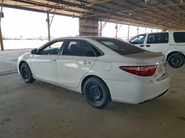 4T1BF1FK2HU329210 2017 TOYOTA CAMRY - Image 2