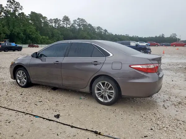 4T1BF1FK2HU329983 2017 TOYOTA CAMRY - Image 2
