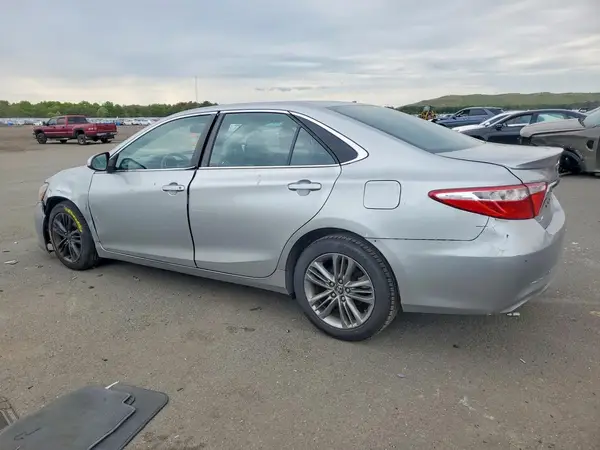4T1BF1FK2HU331748 2017 TOYOTA CAMRY - Image 2