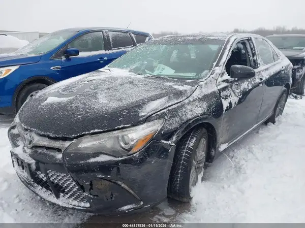 4T1BF1FK2HU332253 2017 TOYOTA CAMRY - Image 2