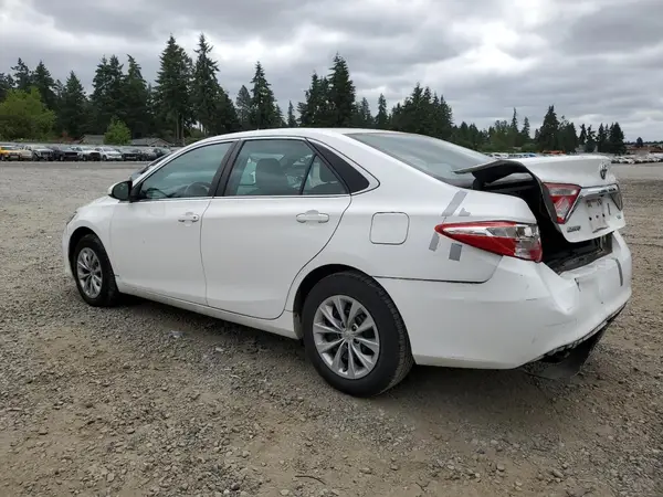 4T1BF1FK2HU332561 2017 TOYOTA CAMRY - Image 2