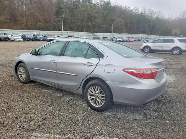 4T1BF1FK2HU334391 2017 TOYOTA CAMRY - Image 2
