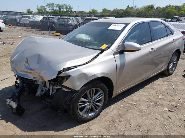 4T1BF1FK2HU335072 2017 TOYOTA CAMRY - Image 2