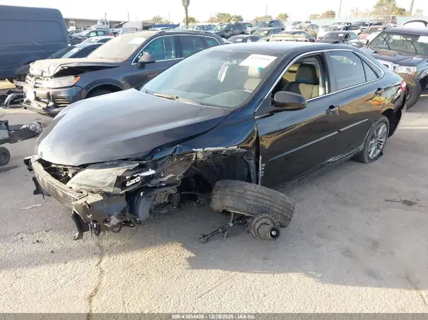 4T1BF1FK2HU335783 2017 TOYOTA CAMRY - Image 2